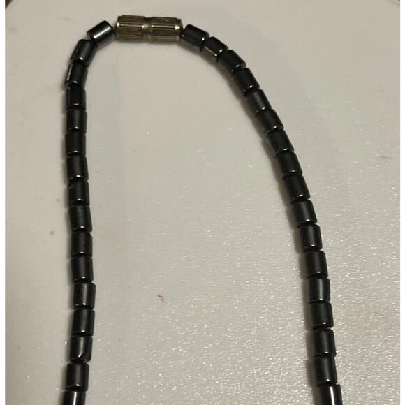 Vintage Hematite Heart Jewelry Pendant Necklace Gothic Energy Dark Metallic Look - Picture 3 of 4